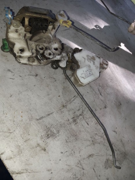 Nissan Almera N15 Bal Első Ajtó Zárszerkezet + Központizár Motor