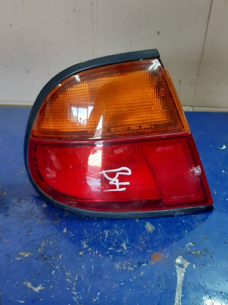 Nissan Almera N15 Bal Hátsó Lámpa