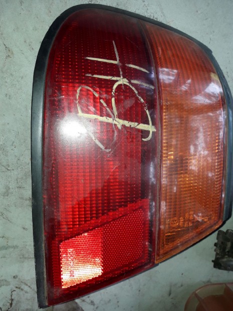 Nissan Almera N15 Bal Hátsó Lámpabúra