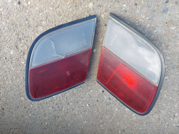 Nissan Almera N15 belső hátsólámpa