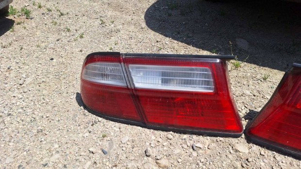 Nissan Almera N15 hátsólámpa