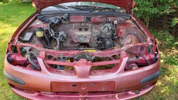 Nissan Almera N16 1.5 benzin karosszéria elemek eladók