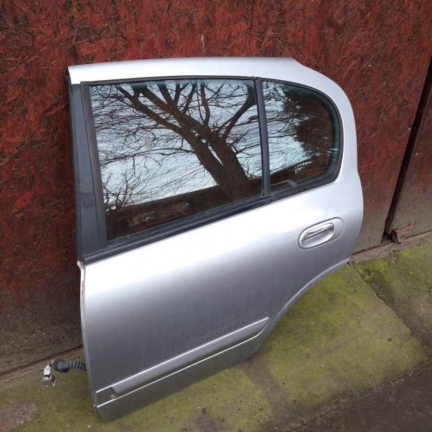 Nissan Almera N16 Bal hátsó ajtó