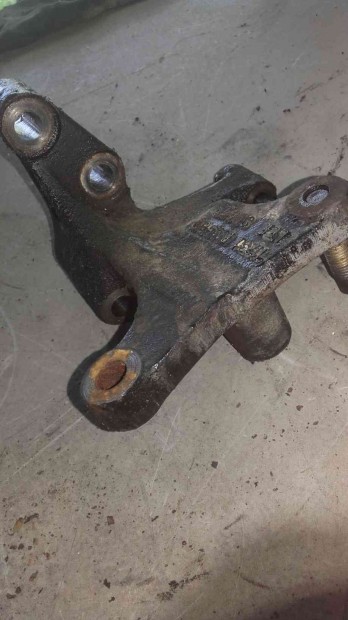 Nissan Almera N16 Első Motortartó Bak