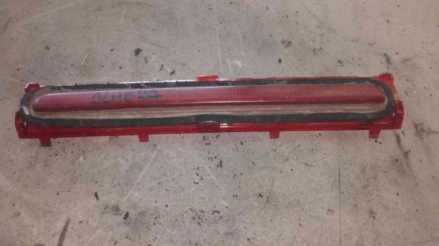 Nissan Almera N16 Hátsó Középső Lámpabúra