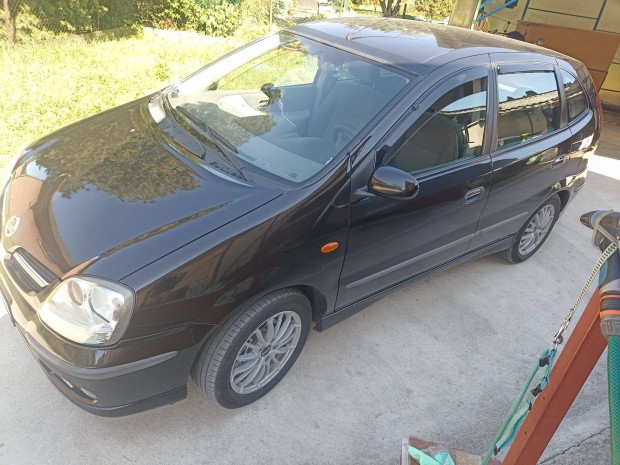 Nissan Almera Tino 1.8 benzin