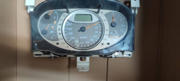 Nissan Almera Tino diesel km. óracsoport