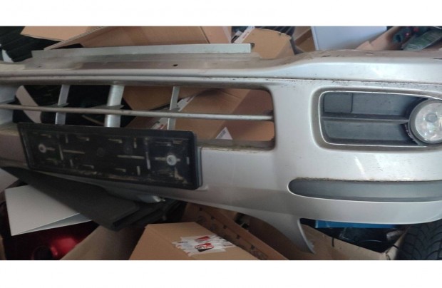 Nissan Almera Tino első lökhárító