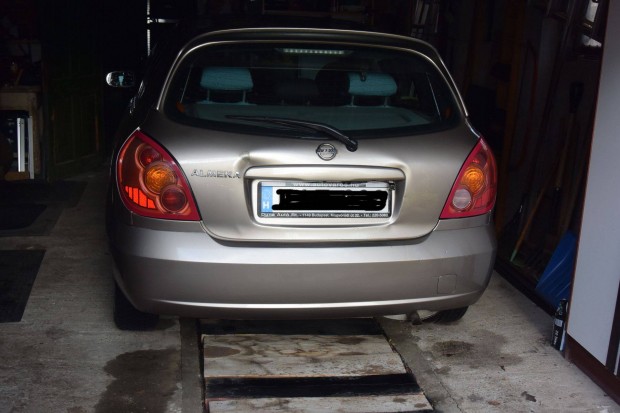 Nissan Almera csomagtrfedl 5 ajtoshoz - srlt