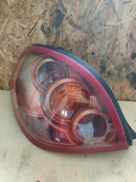 Nissan Almera n16 bal hátsó lámpa