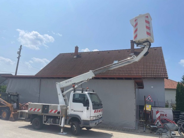 Nissan Cabstar 10m-es kosaras autó eladó