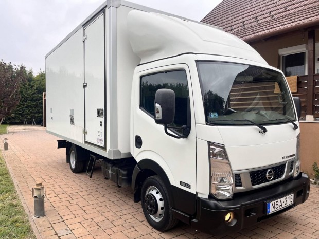 Nissan Cabstar NT400 Hűtös 4.4m doboz. hálózati...