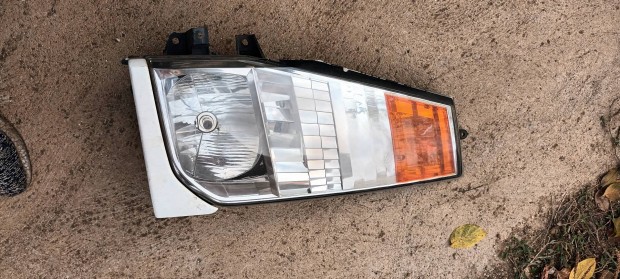 Nissan Cabstar bal első lámpa