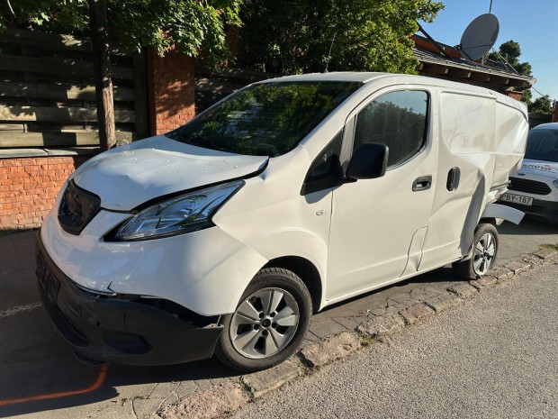 Nissan E-NV200, 40kw akkuval - hátul erősen törött Eladó