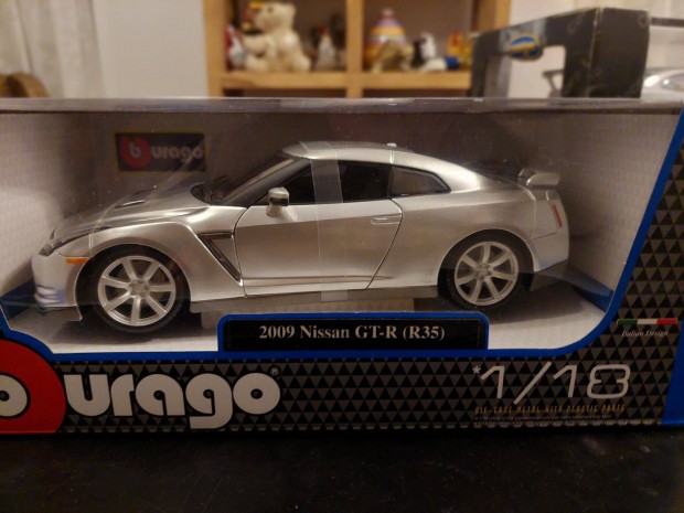 Nissan GT-R Burago 1:18