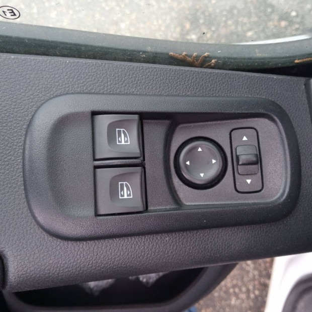 Nissan Interstar bal első ablak ablakemelő kapcsoló