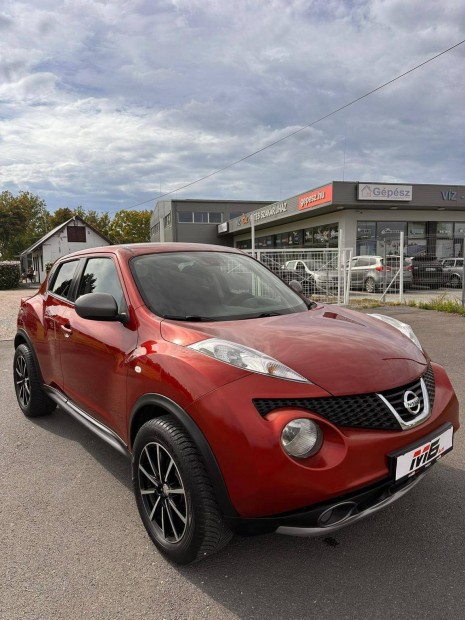 Nissan Juke 1.6 DIG-T Shiro 190 le! Szervízköny...