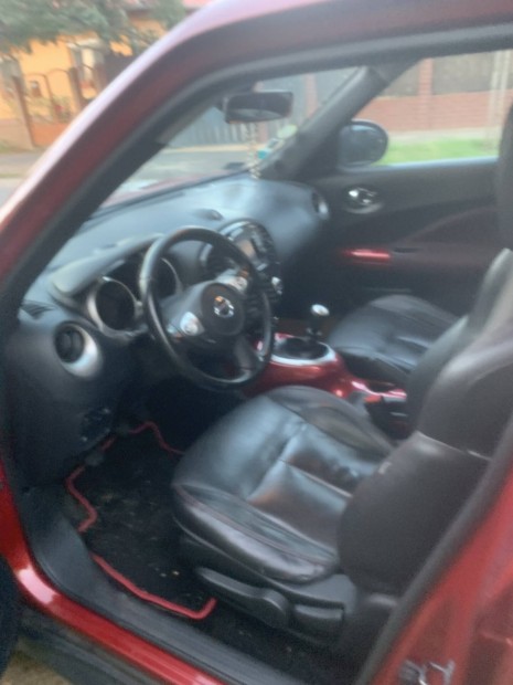 Nissan Juke Piros 108LE