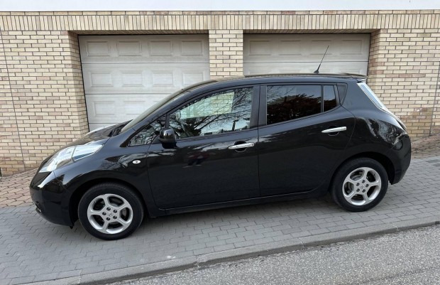 Nissan Leaf Acenta 30 kWh (Automata) Navi-16COL...