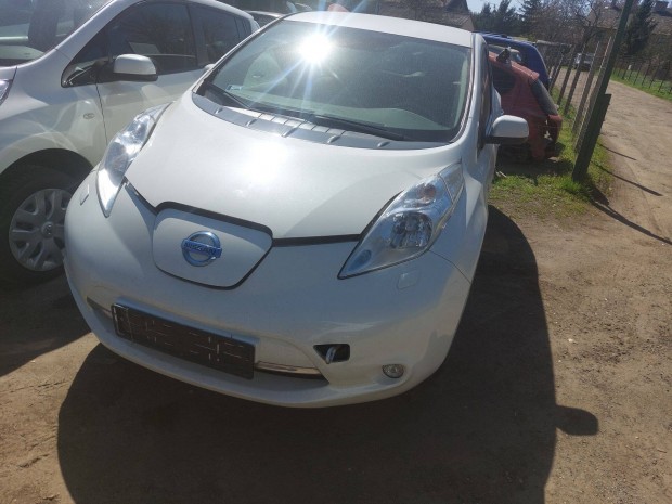 Nissan Leaf ZE0 alkatrészei