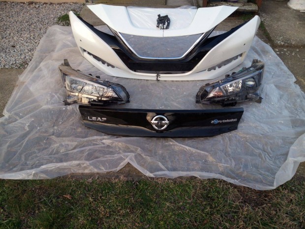 Nissan Leaf alkatr�szek