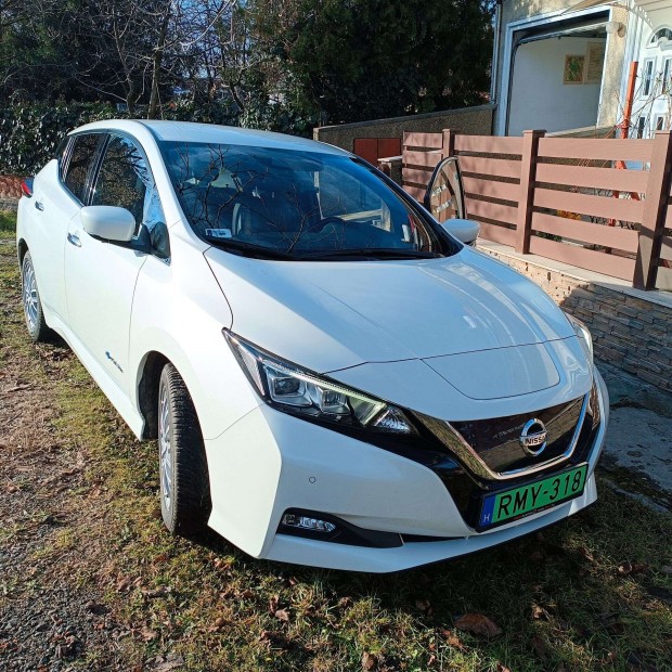 Nissan Leaf elad