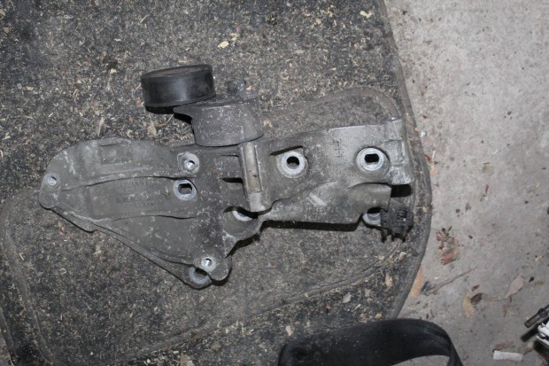 Nissan Micra 1.5D 2004 genertor tart bak 8200327134