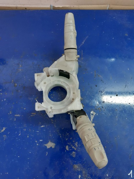 Nissan Micra Bajuszkapcsol�