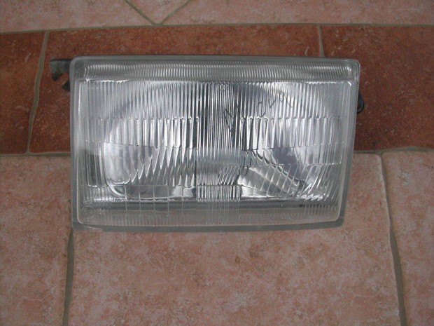 Nissan Micra II 1.0i (95-) jobb fényszóró