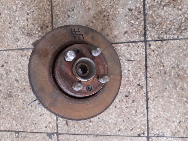 Nissan Micra Jobb Első Csonkállvány Kerékaggyal