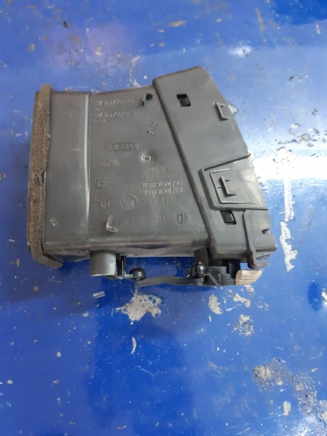 Nissan Micra Jobb Középső Szellőző