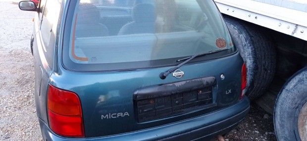 Nissan Micra K11 csomagtrajt csomiajt ajt