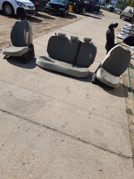 Nissan Micra �l�s Garnit�ra