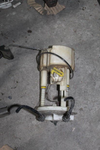 Nissan Micra V AC pumpa
