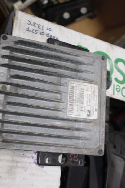 Nissan Micra V motorvezrl (8200334419)