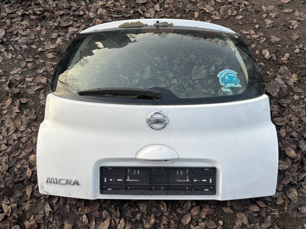 Nissan Micra csomagt�r ajt� feh�r 