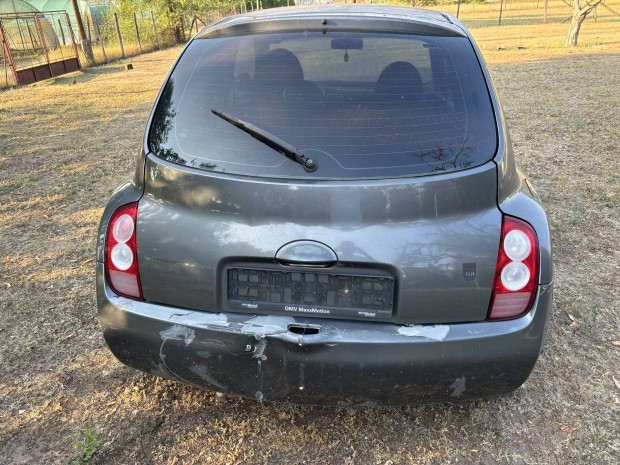 Nissan Micra csomagtr ajt hts lmpa 