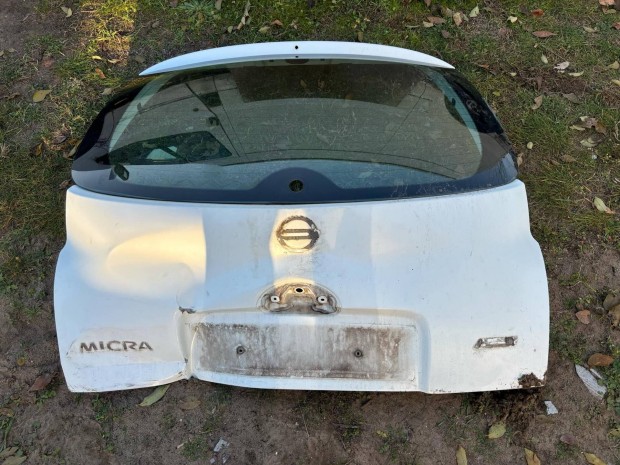 Nissan Micra csomagtr ajt veg 