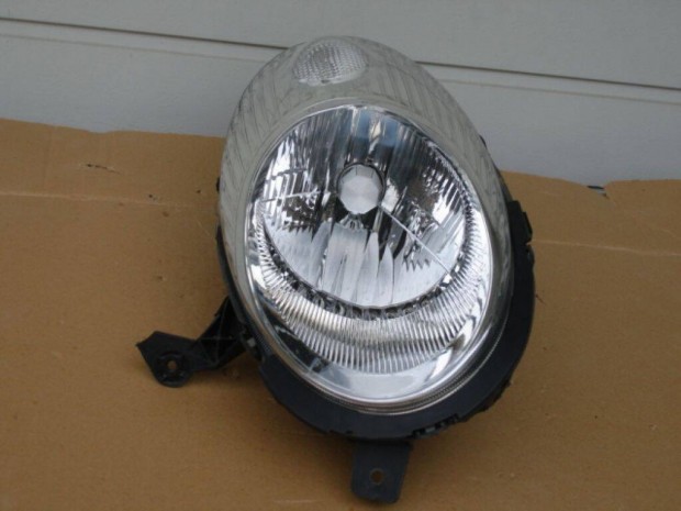 Nissan Micra jobb els fnyszr gyri 26010BC500 2003-tl