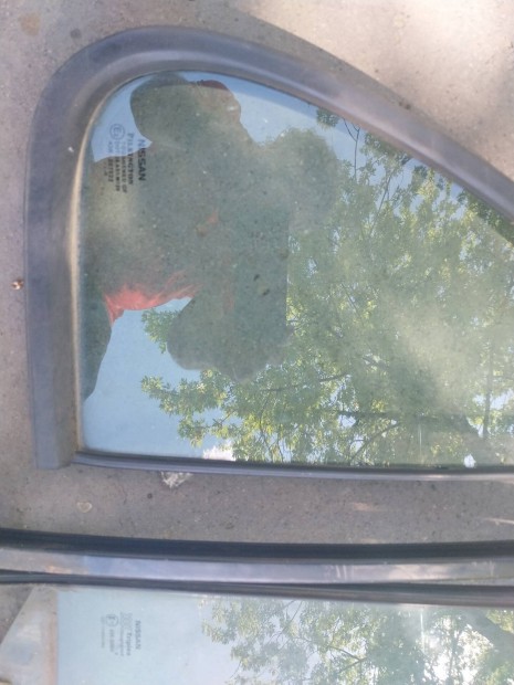 Nissan Micra jobbos ajtveg