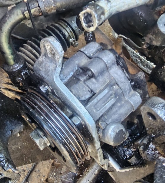 Nissan Micra szervó szivattyú 8000