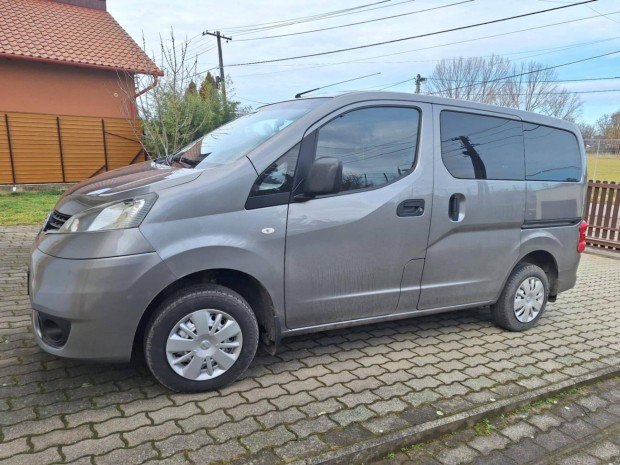 Nissan NV200 1.5 dci kevés kilóméterrel eladó
