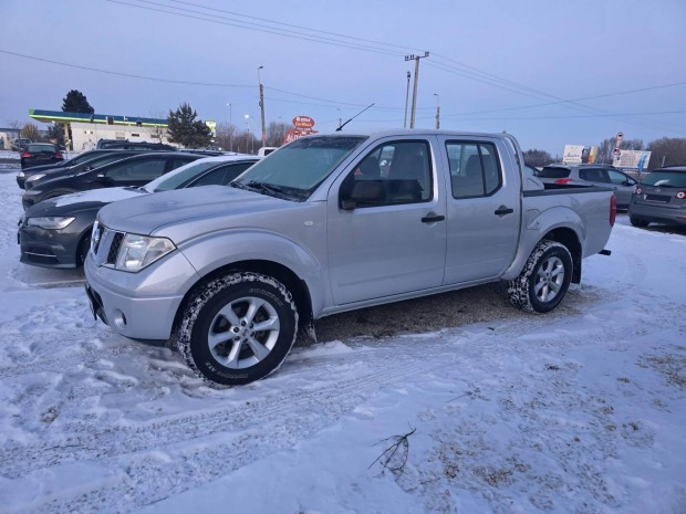 Nissan Navara 4WD Double 2.5D SE Fel�j�tott mot...
