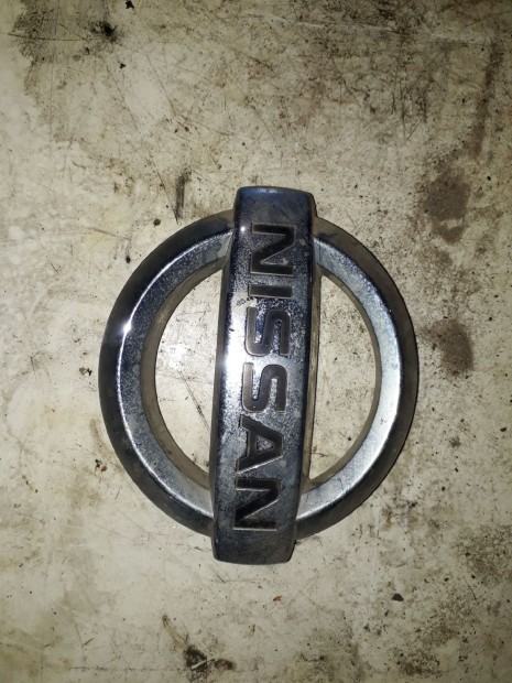 Nissan Navara D40 Felirat / Embl�ma