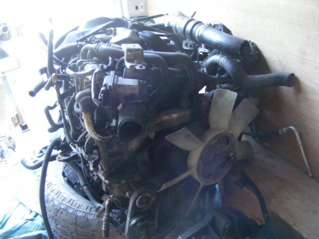 Nissan Navara D40/Pathfinder R51 EURO4 komplett motor