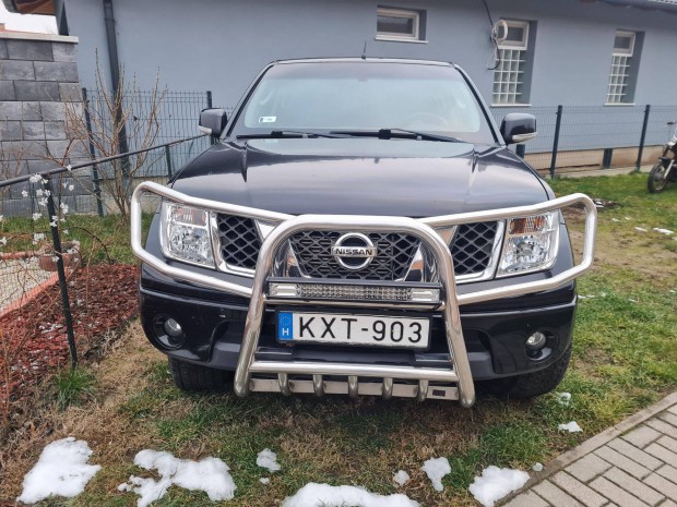 Nissan Navara D 40, 174 Le