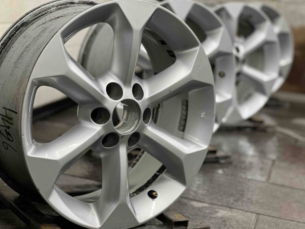 Nissan Navara alufelni 6x114.3 17