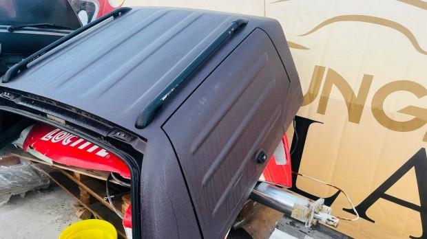 Nissan Navara plat�boboz elad�!