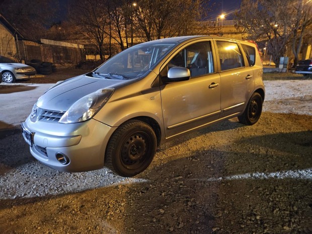 Nissan Note 1.4 Visia �j forgalombahelyez�ssel....