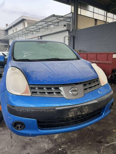 Nissan Note l�kh�r�t�,homlokfal,s�rv�d�,l�mpa,motorh�ztet�
